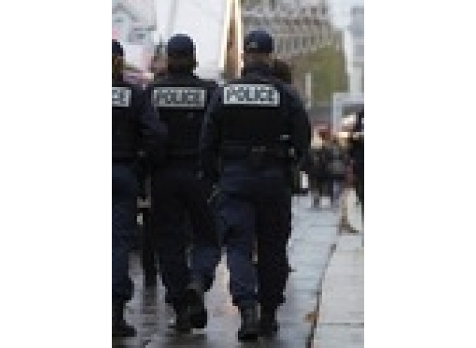Polizia francese in piazza